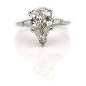 The Complete Guide to Pear Shaped Engagement Ring
