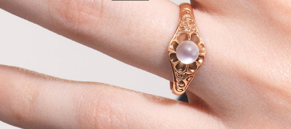 https://vintagediamondring.com/collections/moonstone-rings