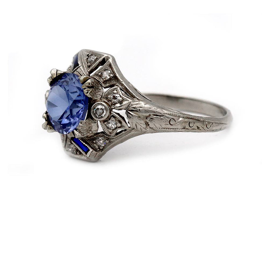 Art Deco 1930s 1.50 Ct Blue Gemstone Platinum Engagement Ring with Diamonds