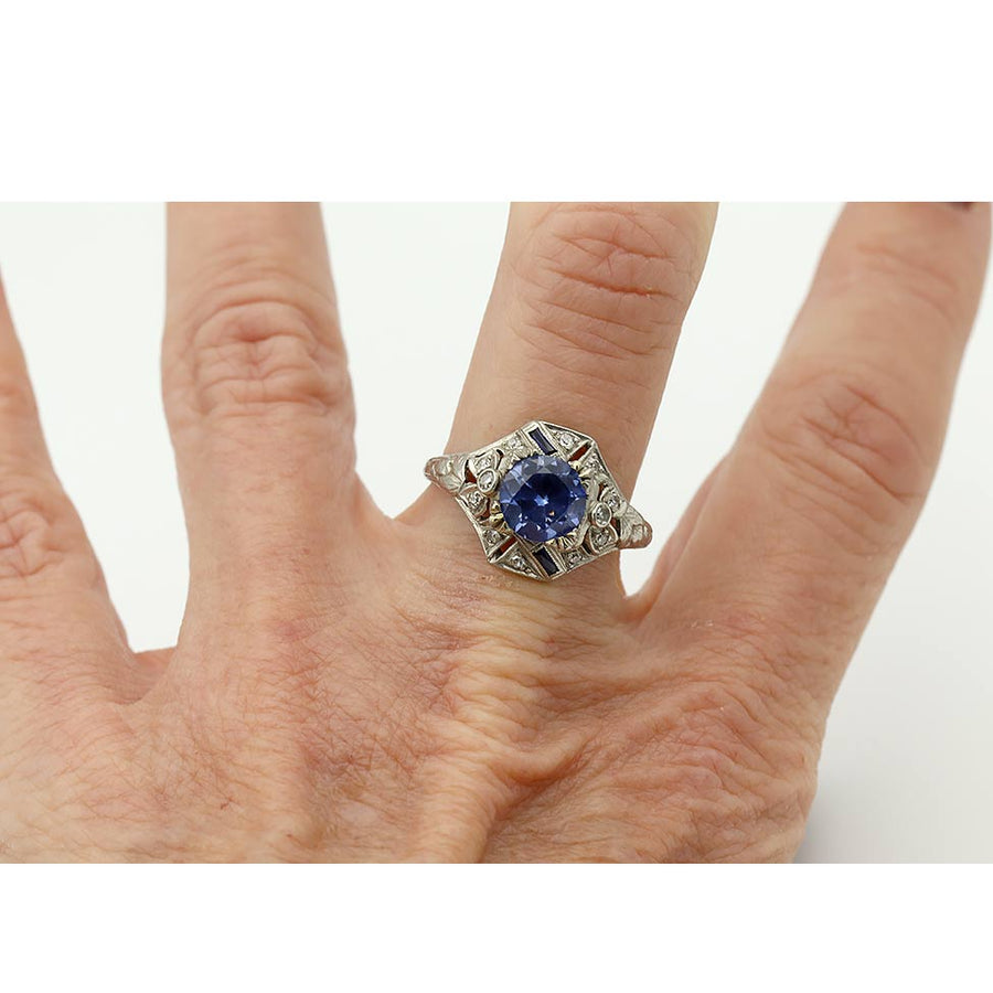 Art Deco 1930s 1.50 Ct Blue Gemstone Platinum Engagement Ring with Diamonds