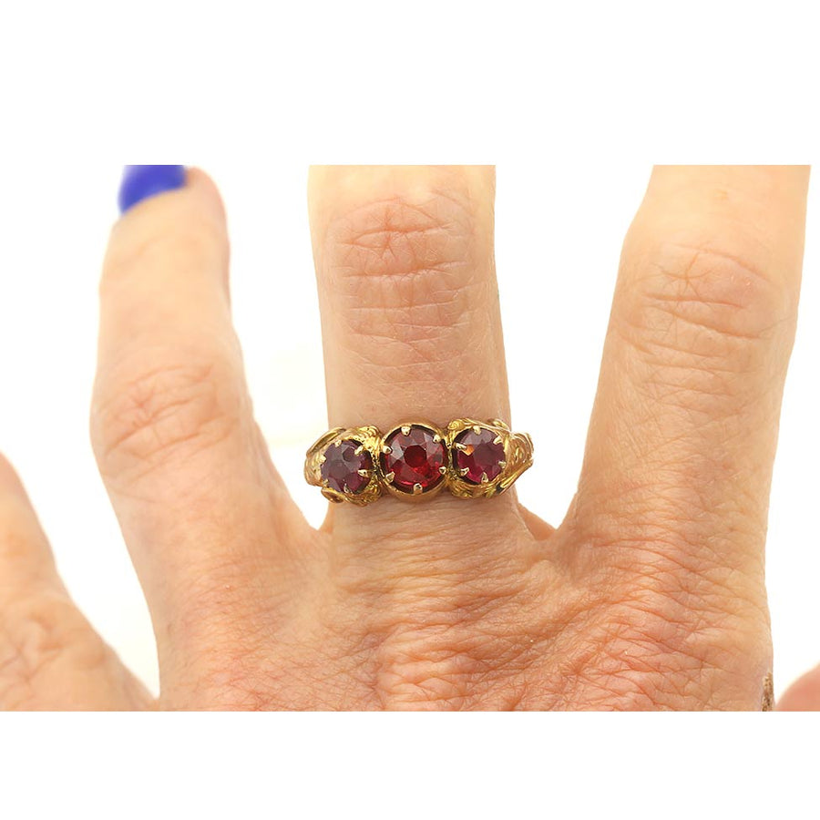 Victorian 1.50 CTW Three Stone Garnet Antique Wedding Ring