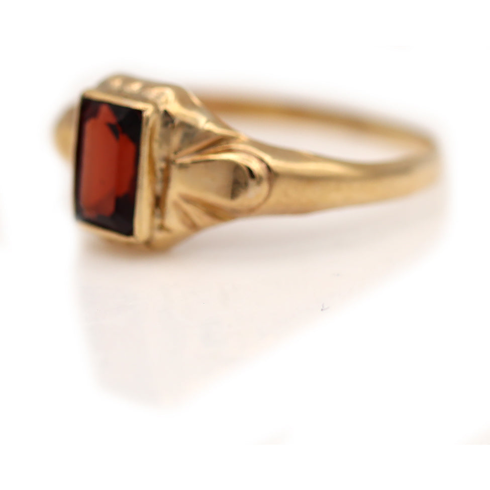 Emerald cut garnet deals ring vintage