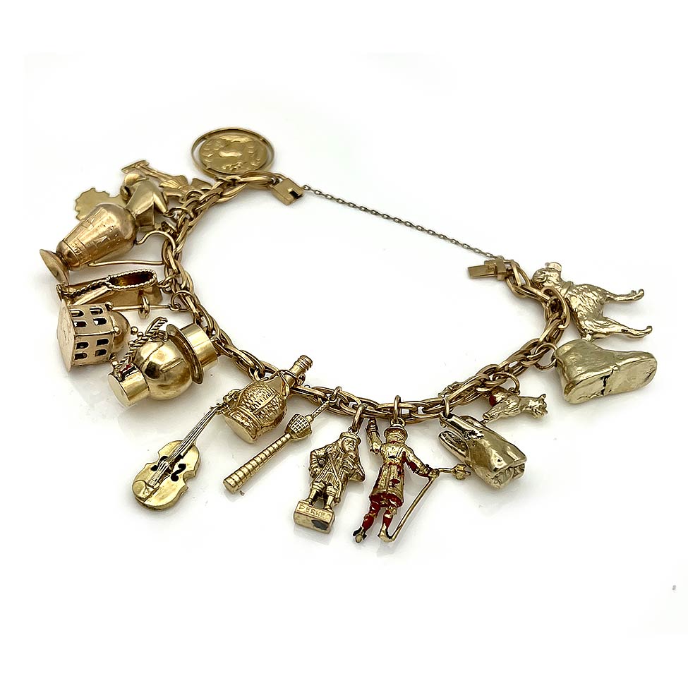 1940s Vintage Bakelite Dice Charm Bracelet