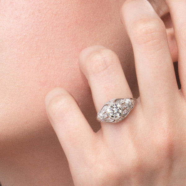 https://vintagediamondring.com/collections/diamond-engagement-rings