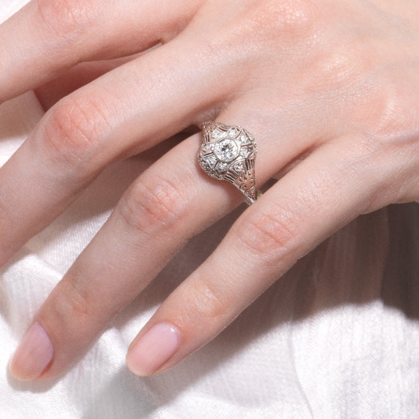 https://vintagediamondring.com/collections/luxury-engagement-rings