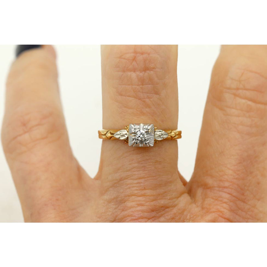 Vintage Two-Tone .08ct Diamond Solitaire | 1940s Fluted Band & Filigree Setting