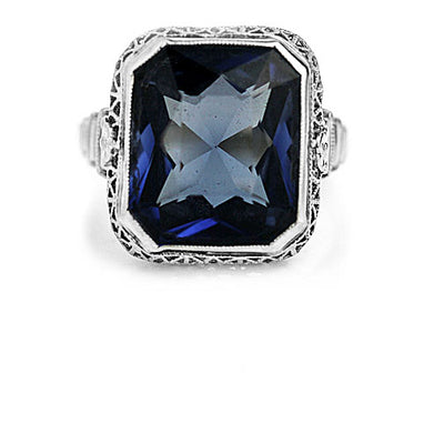 Mid-Century 7.00 CTW Synthetic Blue Gemstone 14 Karat Two Tone Vintage Cocktail Ring