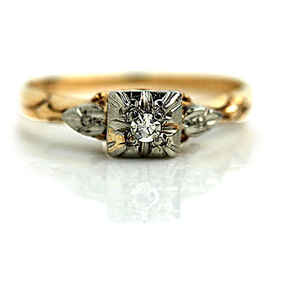 Solitaire Engagement Ring with Fluted Band